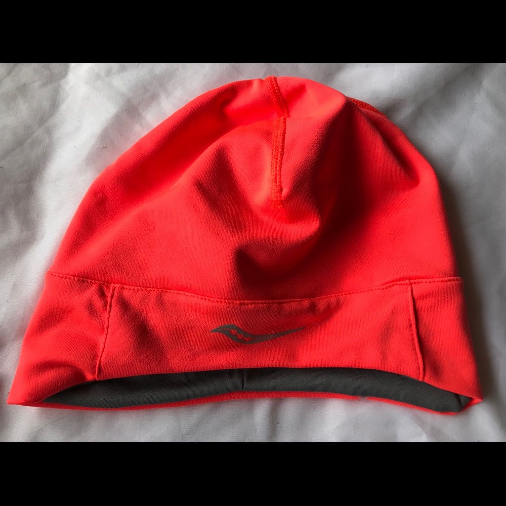 Saucony Women's Drylete Ponytail Skull cap
